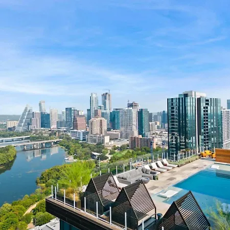 Luxe Condo In Downtown Austin